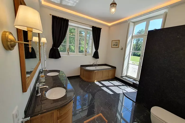 Chateau Classic SouthWest - Location villa de luxe - Provence / Cote d Azur / Mediterran. - ChicVillas - 13