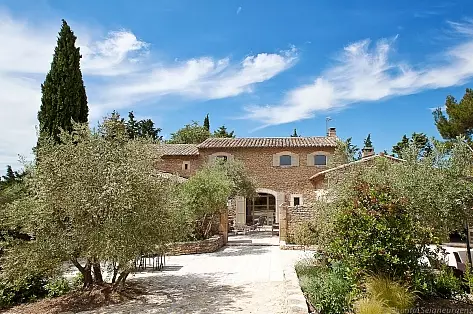 Villas de prestige avec piscine &agrave; louer en Provence