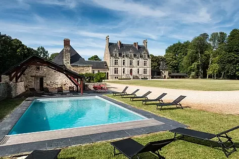 Location château avec piscine chauffée Ouest de la France