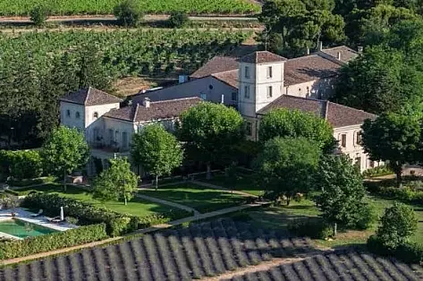 Ch&acirc;teau &agrave; Louer en France, Un Domaine en Provence | ChicVillas