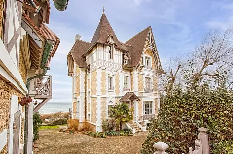 Location villa en bord de mer &agrave; Deauville Normandie | ChicVillas